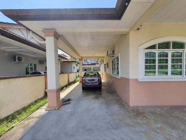 For Sale–Pheonix Garden (near Timberland MC) Semi D, Mile 3, Kuching 1