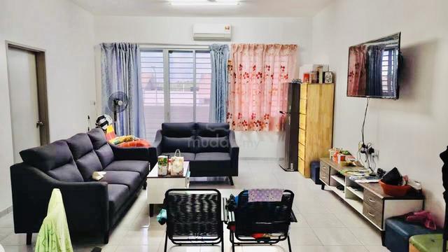 Townhouse @ Garden Villa 1