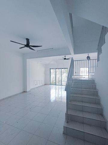 Rumah 2 tingkat untuk disewa D'Marina Tanjung Lumpur, Kuantan 2
