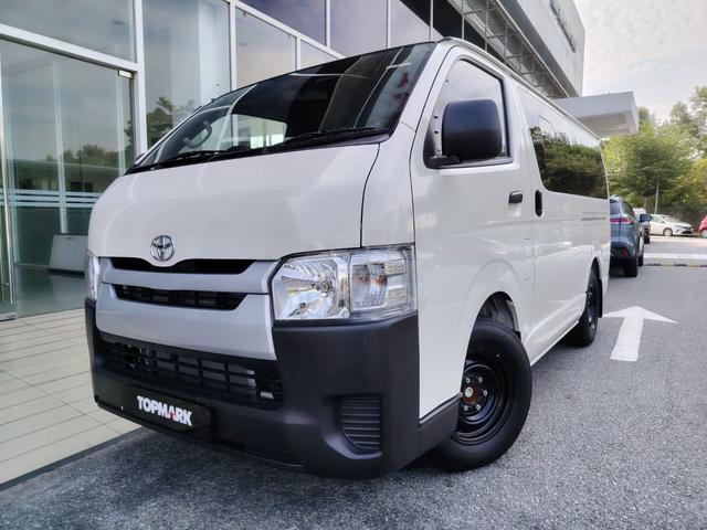 Toyota HIACE 3.0D Window Van (M) Pre-Reg Convert - 2