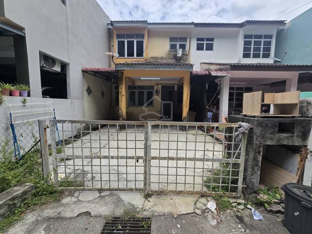 2 Storey Terrace at Taman Saujana Puchong, Puchong 1