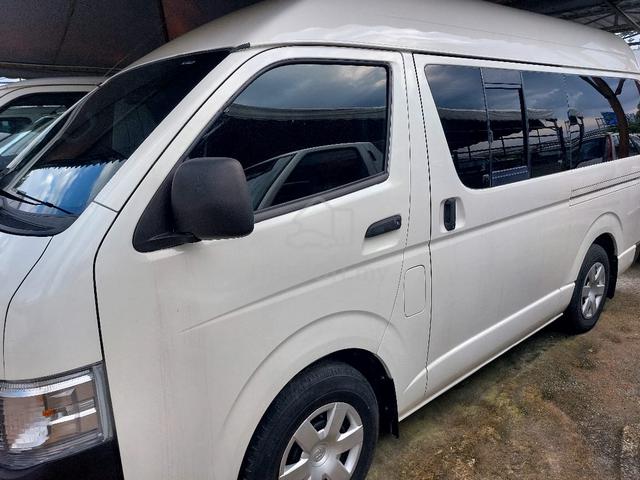Toyota HIACE 2.5 (D) HIGH ROOF WINDOW VAN - 3