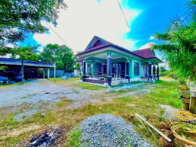 Beli rumah dapat tanah. Banglo Kuala Nerus 4