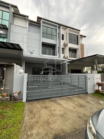 2.5 Storey Terrace House Indahpura Kulai FREEHOLD 1