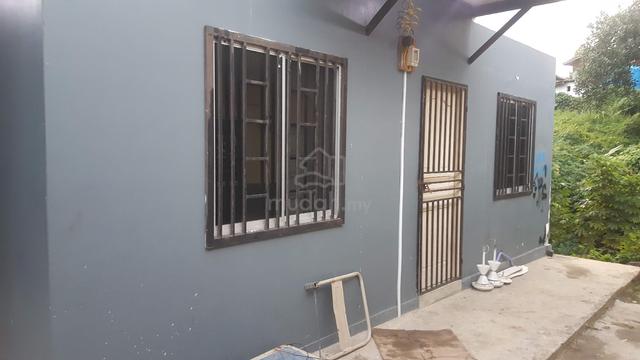 rumah sewa tebobon 1
