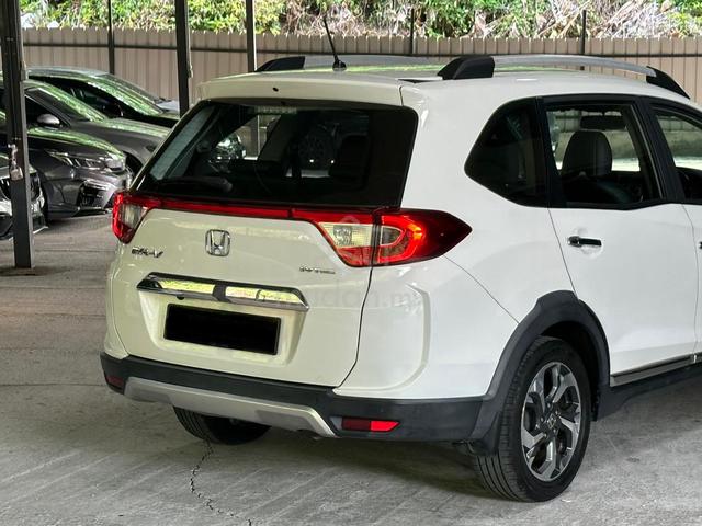 2017 Honda BR-V 1.5 V (A) LOAN / CASH / PM ! - 4