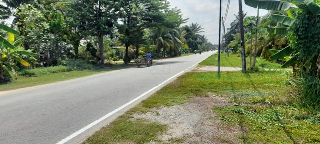 Tanah Untuk Dijual Jalan Sempadan Batu 7, Telok Panglima Garang 1