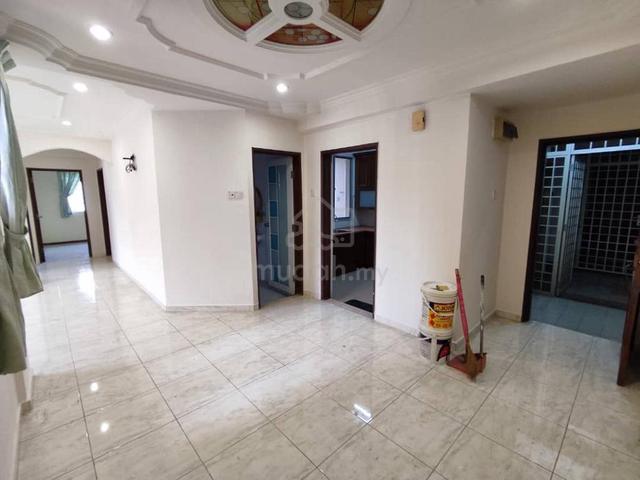 Persiaran Tanjung Apartment 1