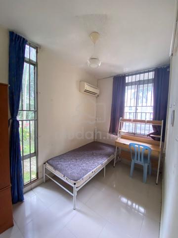 Cyberjaya Girls' Room: Move In Immediately! 1