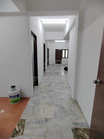 [sewa] 3 Bedroom Shoplot House 1