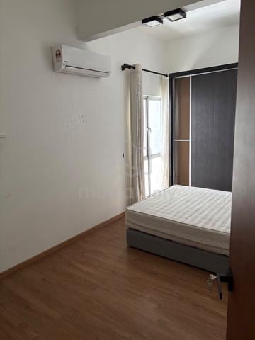 Middle room with own bathroom 1