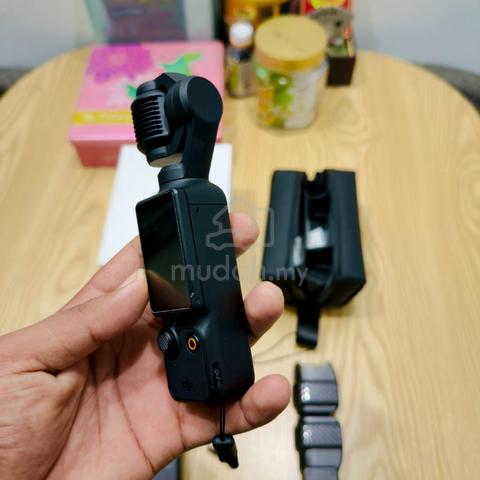 DJI Osmo Pocket 3 Creator Combo | 10/10 Like New - photo 3 of 6
