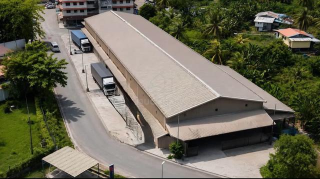 Highway Roadside Warehouse for Rent 1