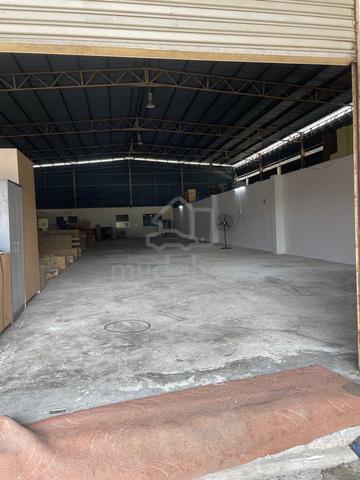Puchong taman mas ,Warehouse / Factory for rent 1