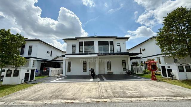 LOW BOOK 2storey Avenham Garden Eco Grandeur CHEAPEST unit for sale 1
