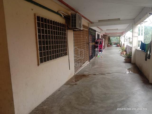 Taman Pelangi Flat (Rawang) 1