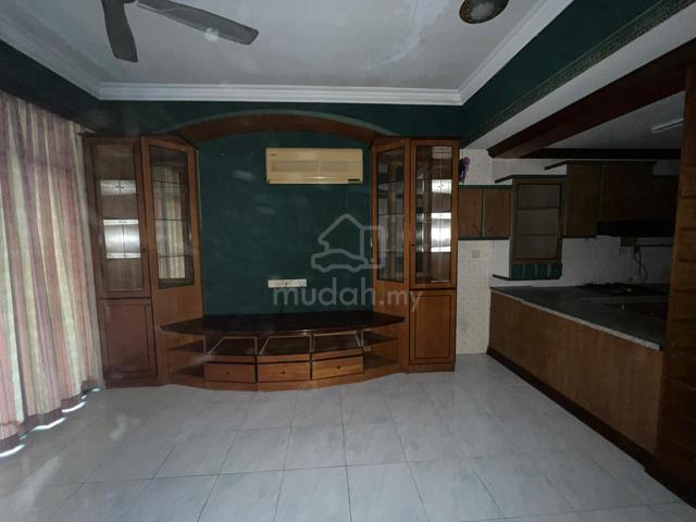 Lumut Waterfront Villa 1