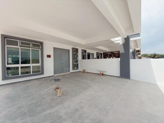 5mins to Angee Bumi Lot Freehold Double Storey 22x70 Paya Emas Cheng 1
