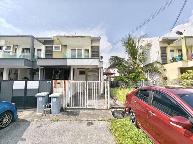 (END LOT TOWNHOUSE MURAH CANTIK) Townhouse SP4 Bandar Saujana Putra 1