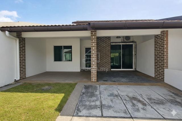 HOT 1.5 Storey House in Haji Openg, Taman Tun Dr Ismail For Sale 1