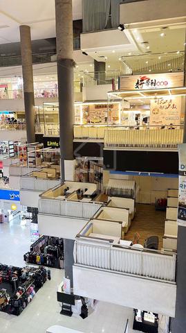 Prangin Mall Atrium A Dual Level Retail Space 2700sqft at Georgetown 1