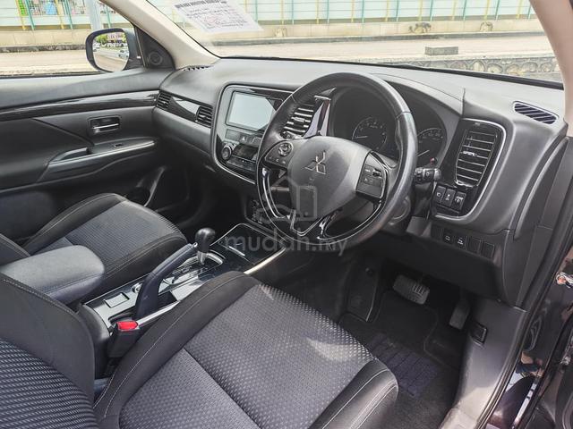 2017 Mitsubishi OUTLANDER 2.0 AWD (A) CASH FUL L@N - 4