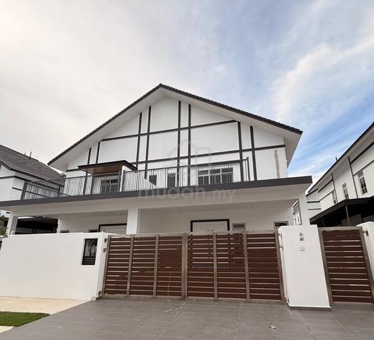 Fully Renovated Semi-D G&G –EcoWorld Bayfield (Ekoflora JB) 1