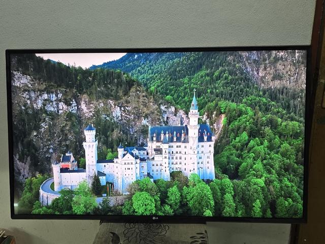 LG 49" smart tv 4k - photo 5 of 6