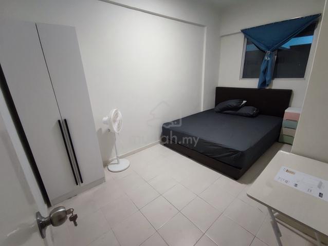 Middle Room Fully Furnish AC Single Male at Warisan Cityview, near Pla 1