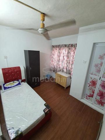 Damansara Utama SS21 Near UPTOWN STARLING MALL (FEMALE ) 1