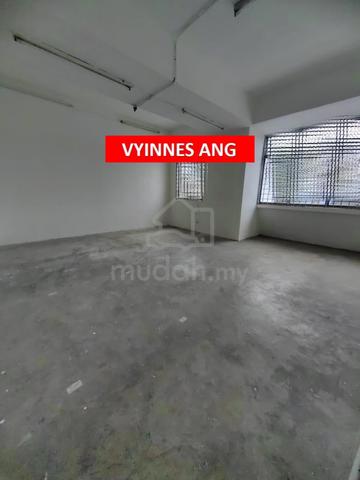 Jalan Siram 1.5 storey near Raja Uda light industrial factory for rent 4