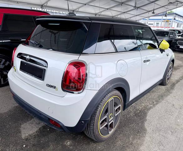 2023 MINI Cooper SE 3 Door BEV *With Panroof & HUD - 4