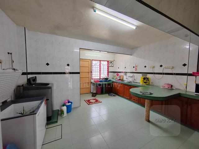 Batu Belah Double Storey Partially Furnished With Aircond Kapar 1