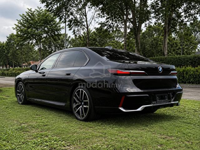 2023 BMW 740I xDrive M Sport (A) RECON - 5