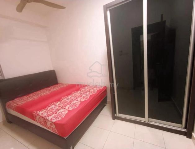 middle room with private bathroom( non sharing bathroom) for rent 1