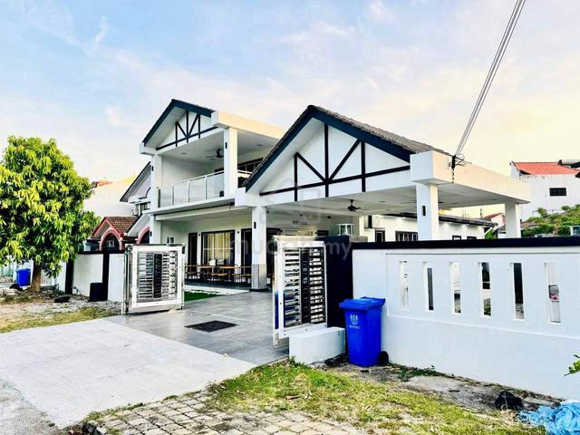 Corner Lot 2 Storey Jalan Platinum Seksyen 7 Shah Alam  2