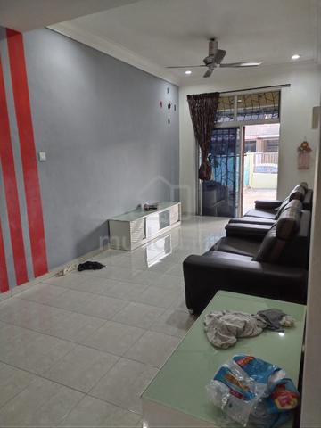 Landed property at Bukit Indah For Rental 1