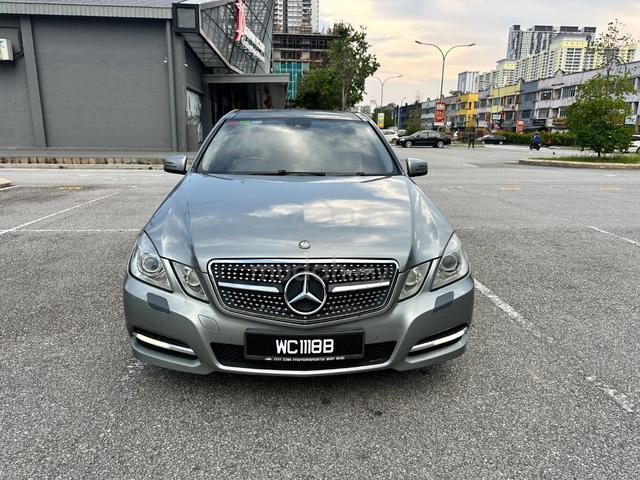 2010 Mercedes Benz E300 sun roof push start - 4