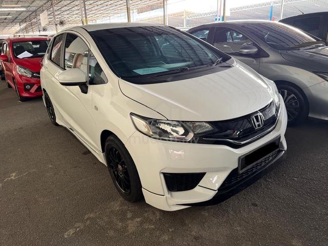 2015 Honda JAZZ 1.5 E (FREE WARANTY, TINTED) - 1