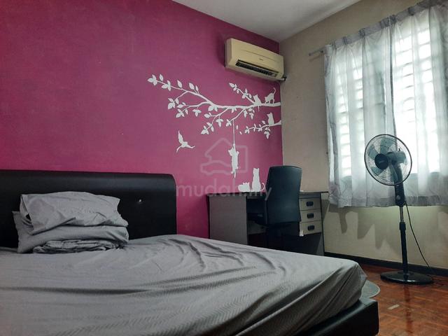 Rent A Room At Jalan Song 1