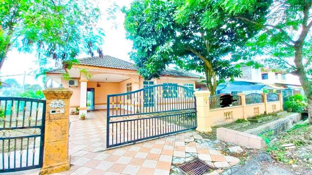 Bungalow House Sungai Pelek Sepang 1