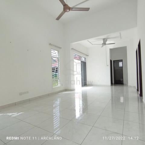 Extra tanah besar + Semi D Teres di Salak Pekerti, Salak Tinggi 1