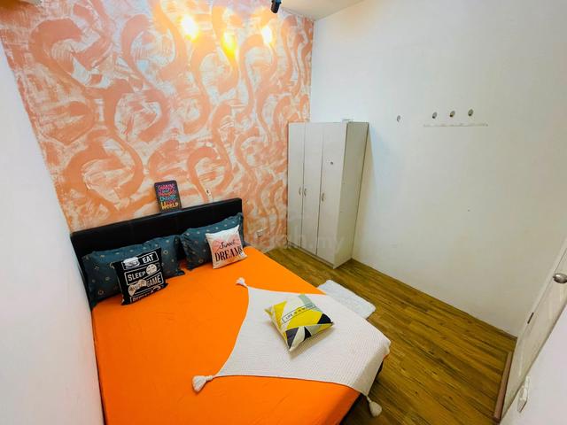 Medium Room at Puchong  Area Boulevard Zero Deposit Fully Furnish 1