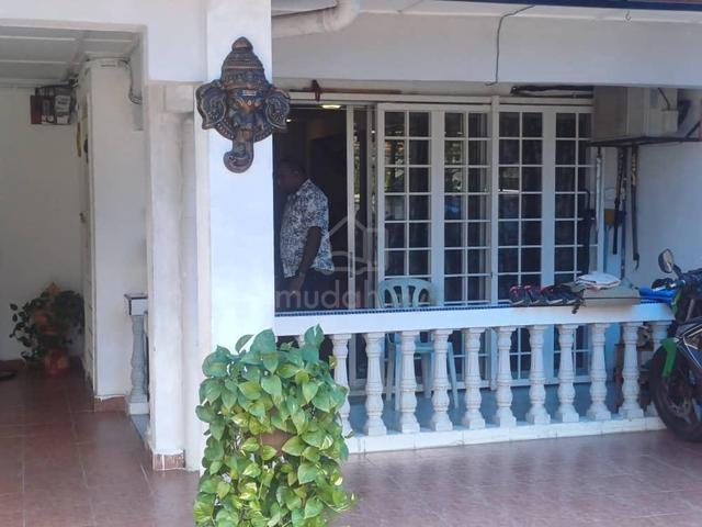 Double Storey Terrace at Taman Bunga Negara, Seksyen 27, Shah Alam 1