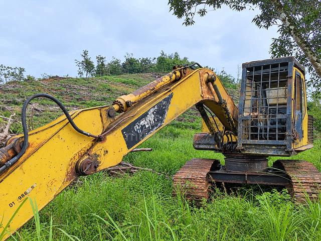 Excavator kobelco sk120-3 - photo 3 of 6