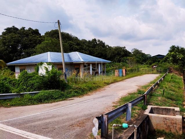 Tanah Pertanian Tepi Jalan Besar Port Dickson 1