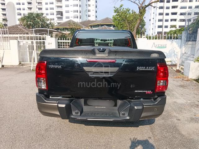 2021 Toyota HILUX 2.8 BLACK EDITION -FULL SERVICE - 4