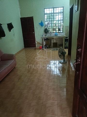 Rumah 1 bilik untuk sewa di Parit Abas  1