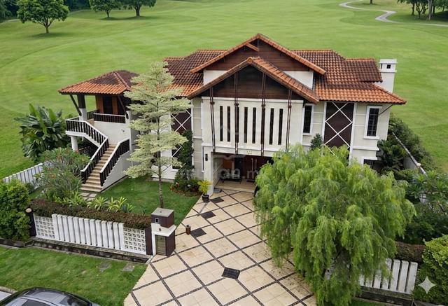 Luxurious Bungalow in MONTEREZ SHah Alam 1