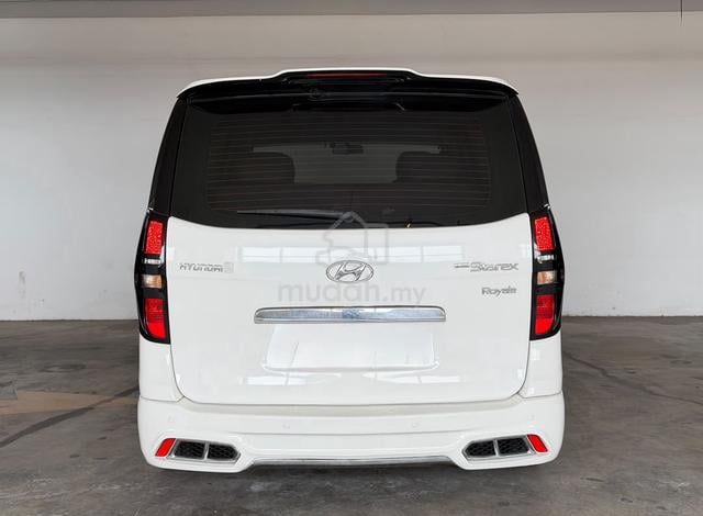 2018 Hyundai GRAND STAREX 2.5 ROYALE DELUXE F*LOAN - 4